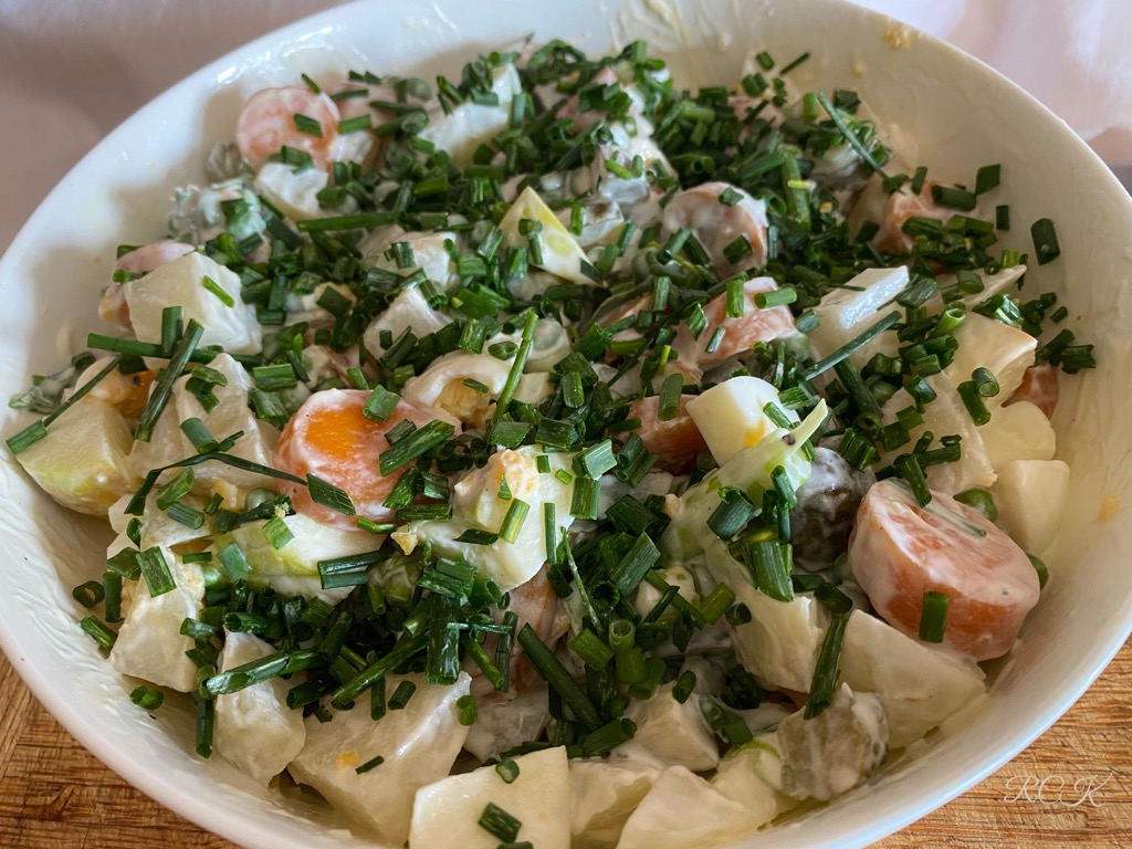 Kohlrabi-Salat mit Tahina-Dressing